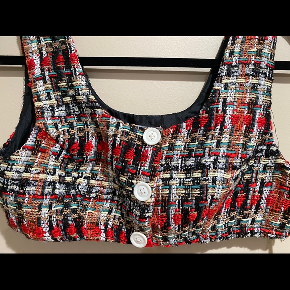 Ivory Rose Woven Croptop - Picture 4 of 5